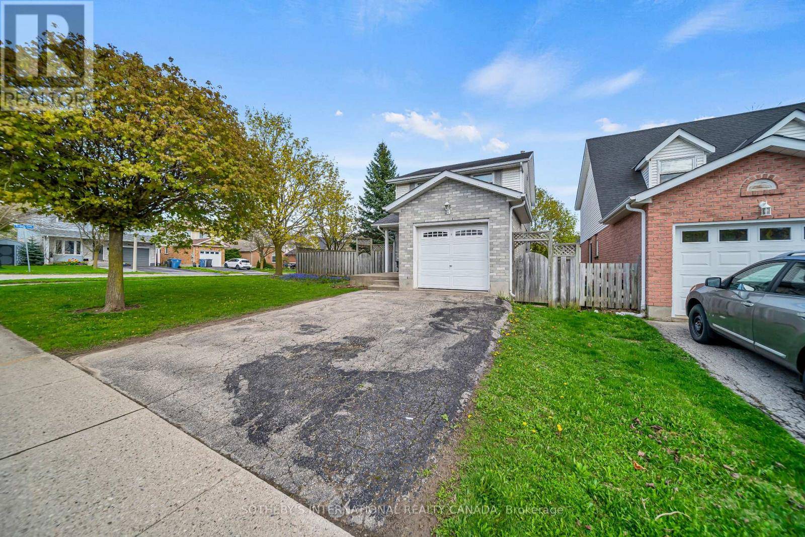 Guelph (kortright West), ON N1G4V1,16 MOSS PLACE