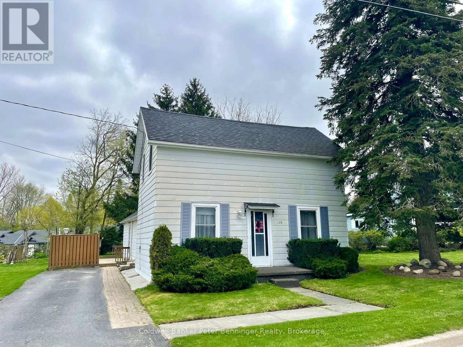 Brockton, ON N0G2V0,105 MCGIVERN STREET W