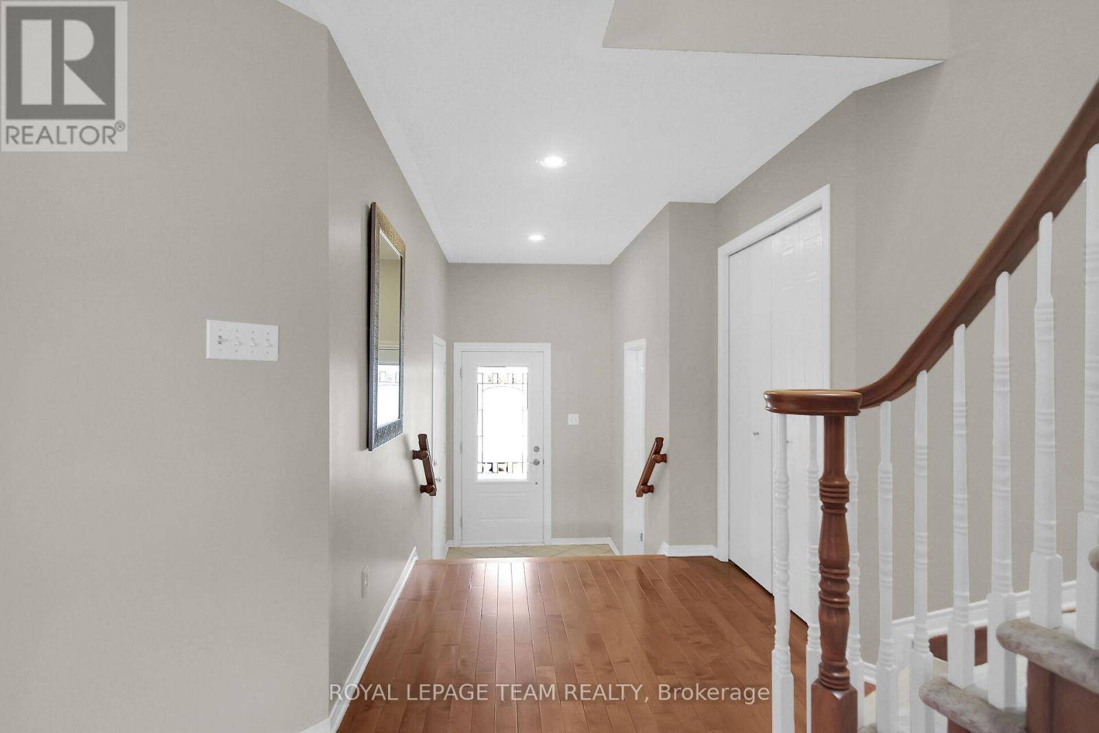 Ottawa, ON K2M2T6,484 MEADOWBREEZE DRIVE