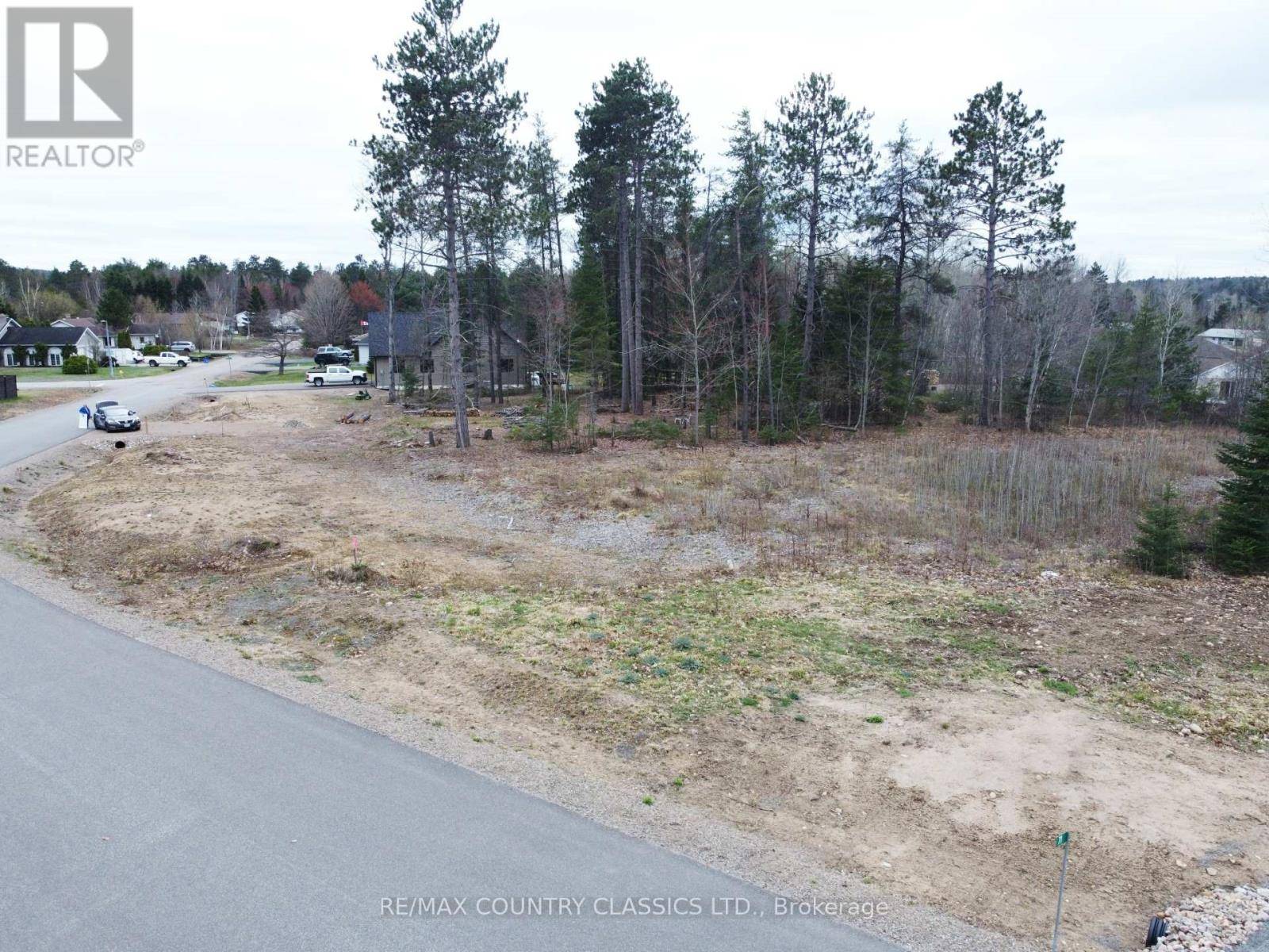 Madawaska Valley, ON K0J1B0,LOT 33 YANTHA CRESCENT