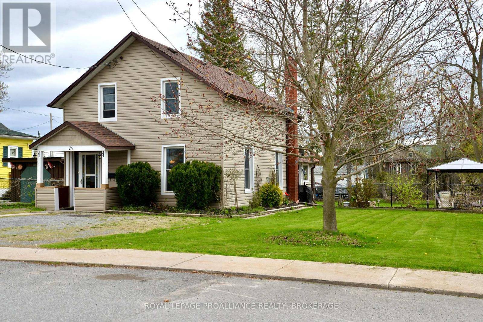 Greater Napanee (greater Napanee), ON K7R2J8,76 GRAHAM STREET W