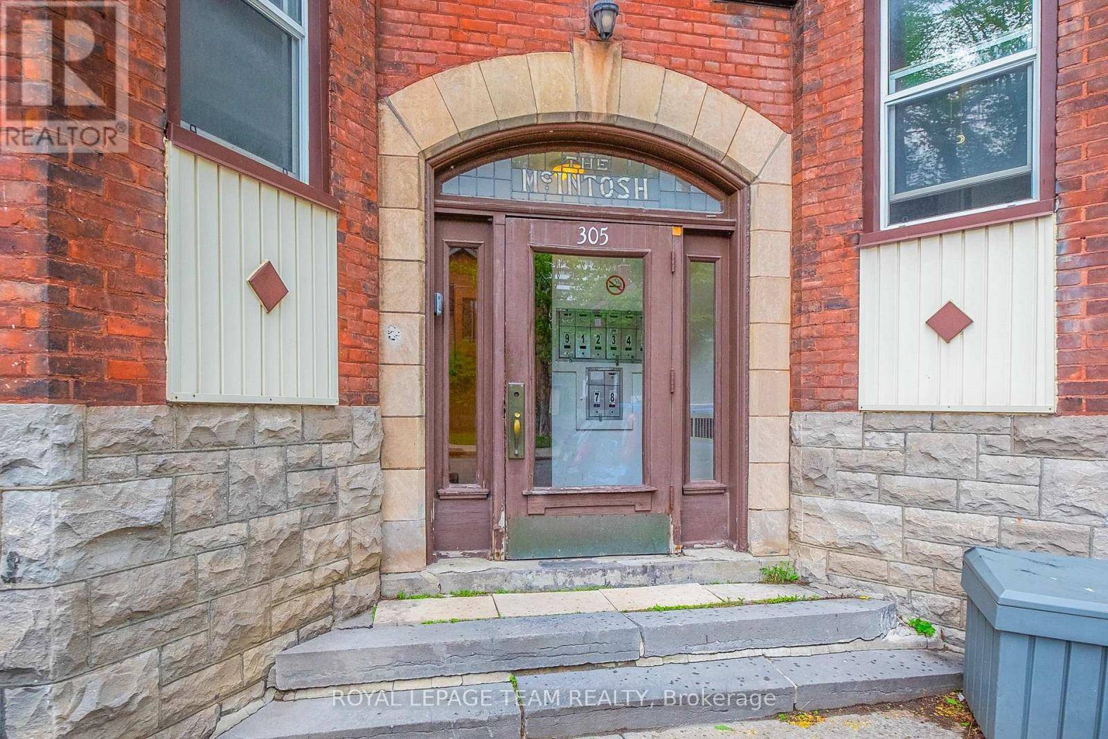 Ottawa, ON K2P0V9,305 WAVERLEY STREET