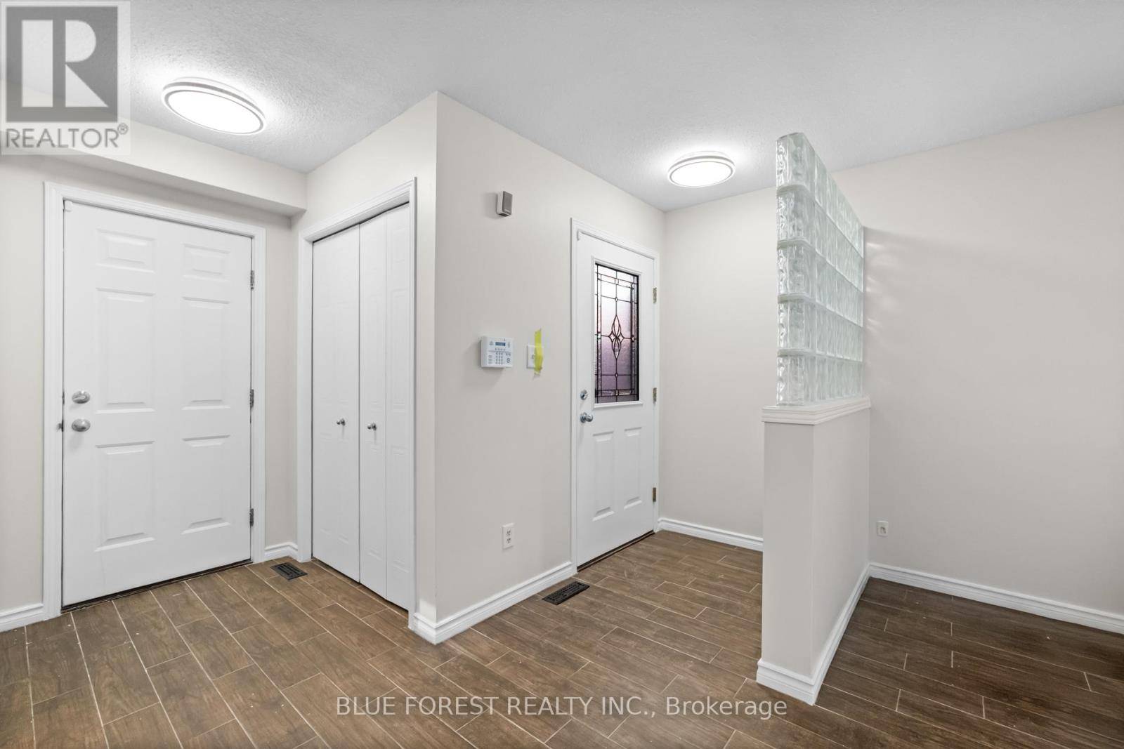 London South (south U), ON N6M1L1,3053 MEADOWGATE BOULEVARD