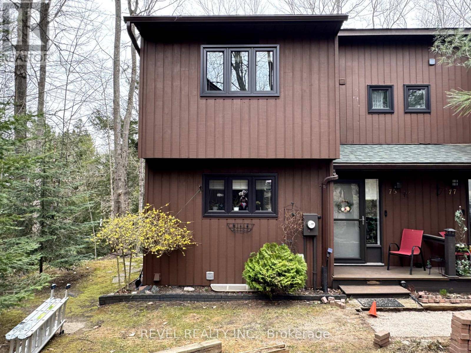 Bracebridge (macaulay), ON P1L1G2,75 Southbank DR #5