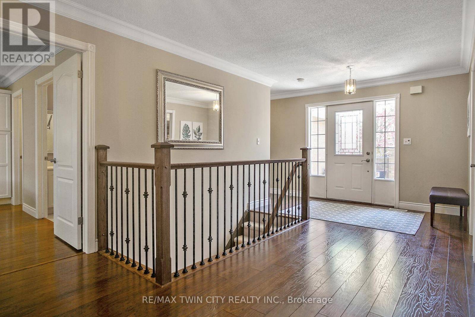 Cambridge, ON N1T1S5,110 BEASLEY CRES #4
