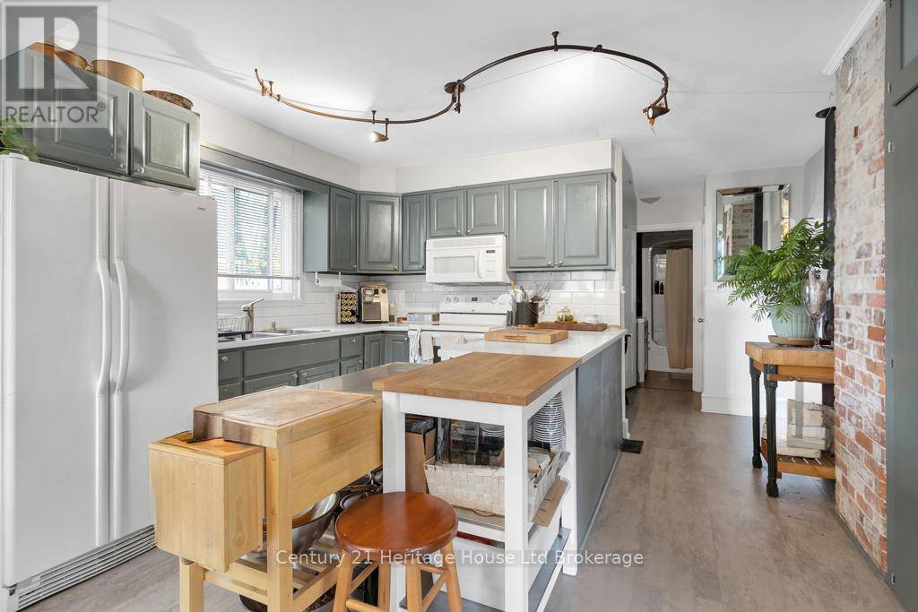 Woodstock (woodstock - North), ON N4S7B7,147 SYDENHAM STREET