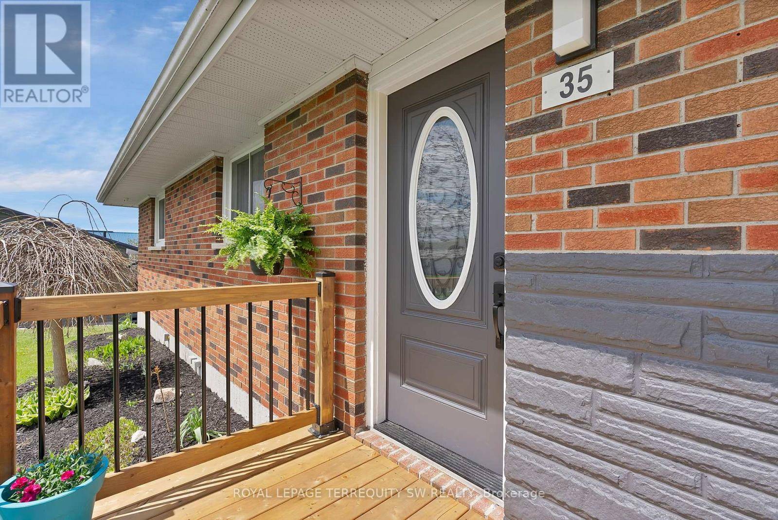 Trent Hills (hastings), ON K0L1Y0,35 QUEEN STREET W
