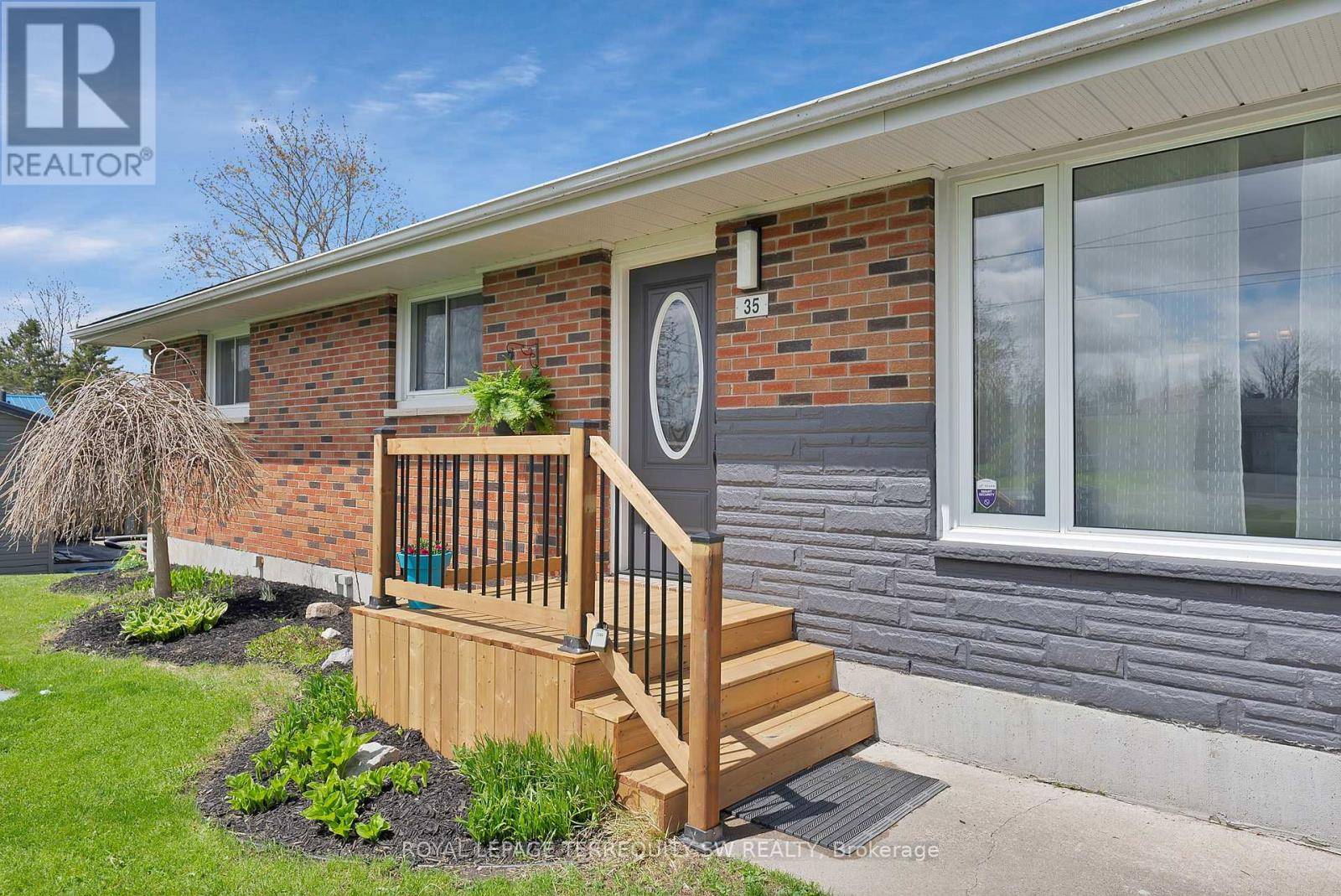 Trent Hills (hastings), ON K0L1Y0,35 QUEEN STREET W
