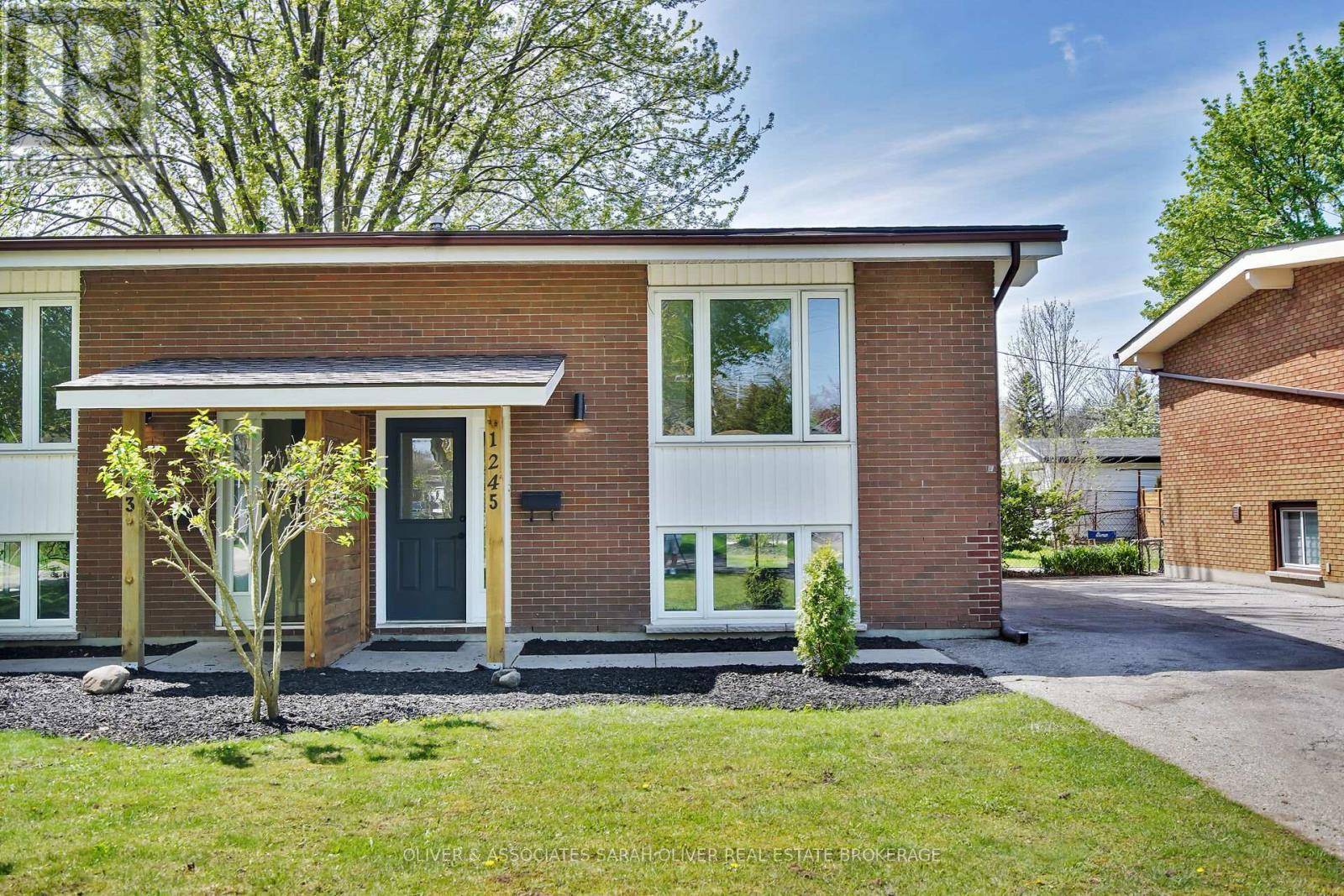 London East (east D), ON N5Z2N6,1245 SORREL ROAD