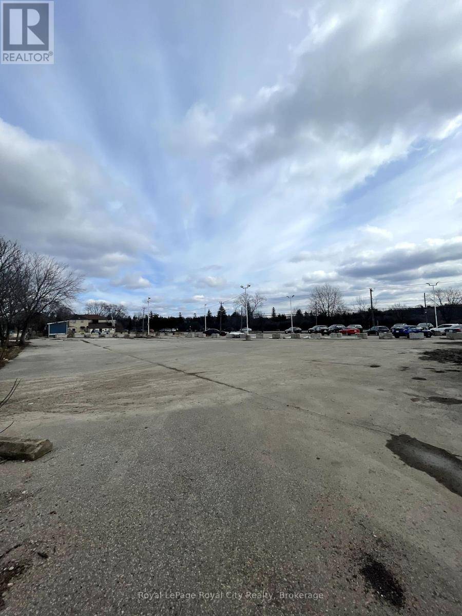 Guelph (grange Road), ON N1E6A5,700 YORK ROAD