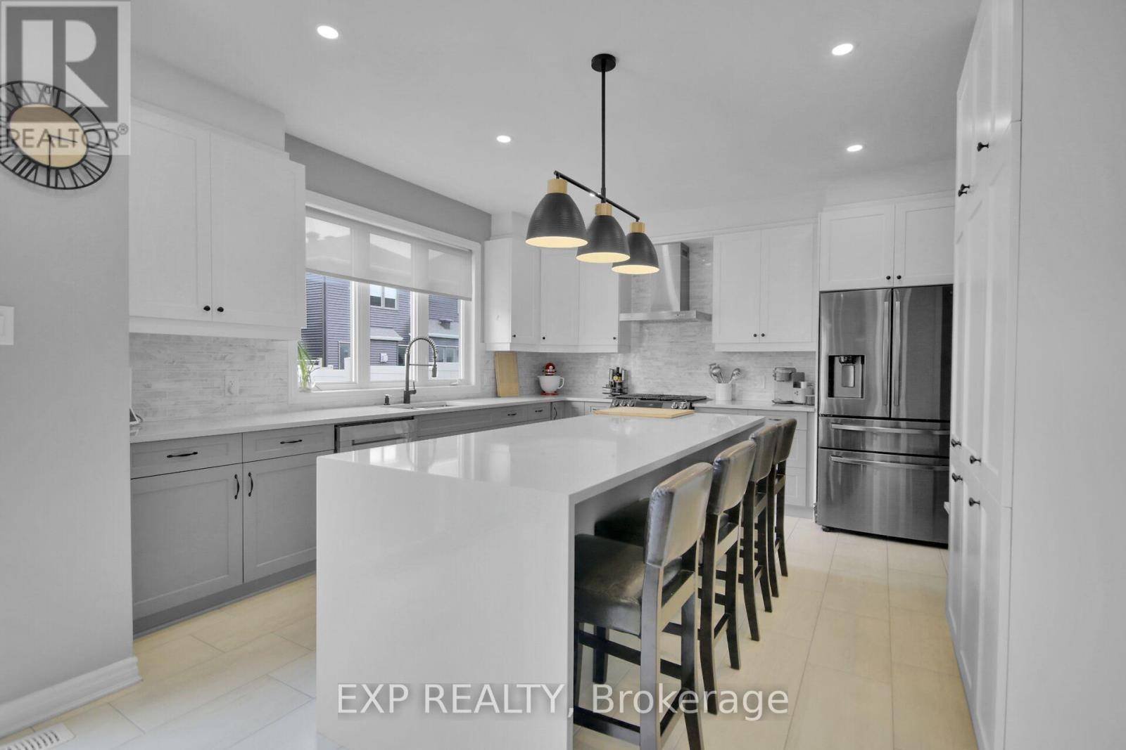 Ottawa, ON K2S2Z1,758 DERREEN AVENUE