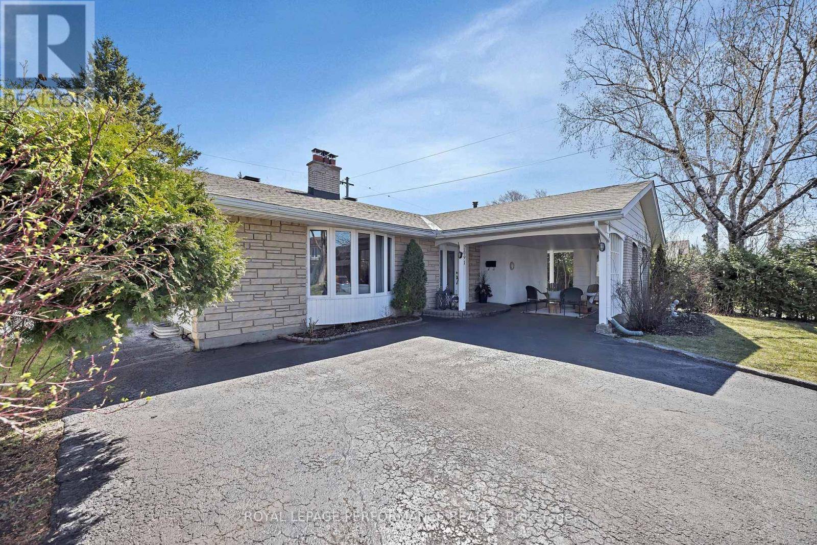 Ottawa, ON K1G1B9,2091 TAWNEY ROAD