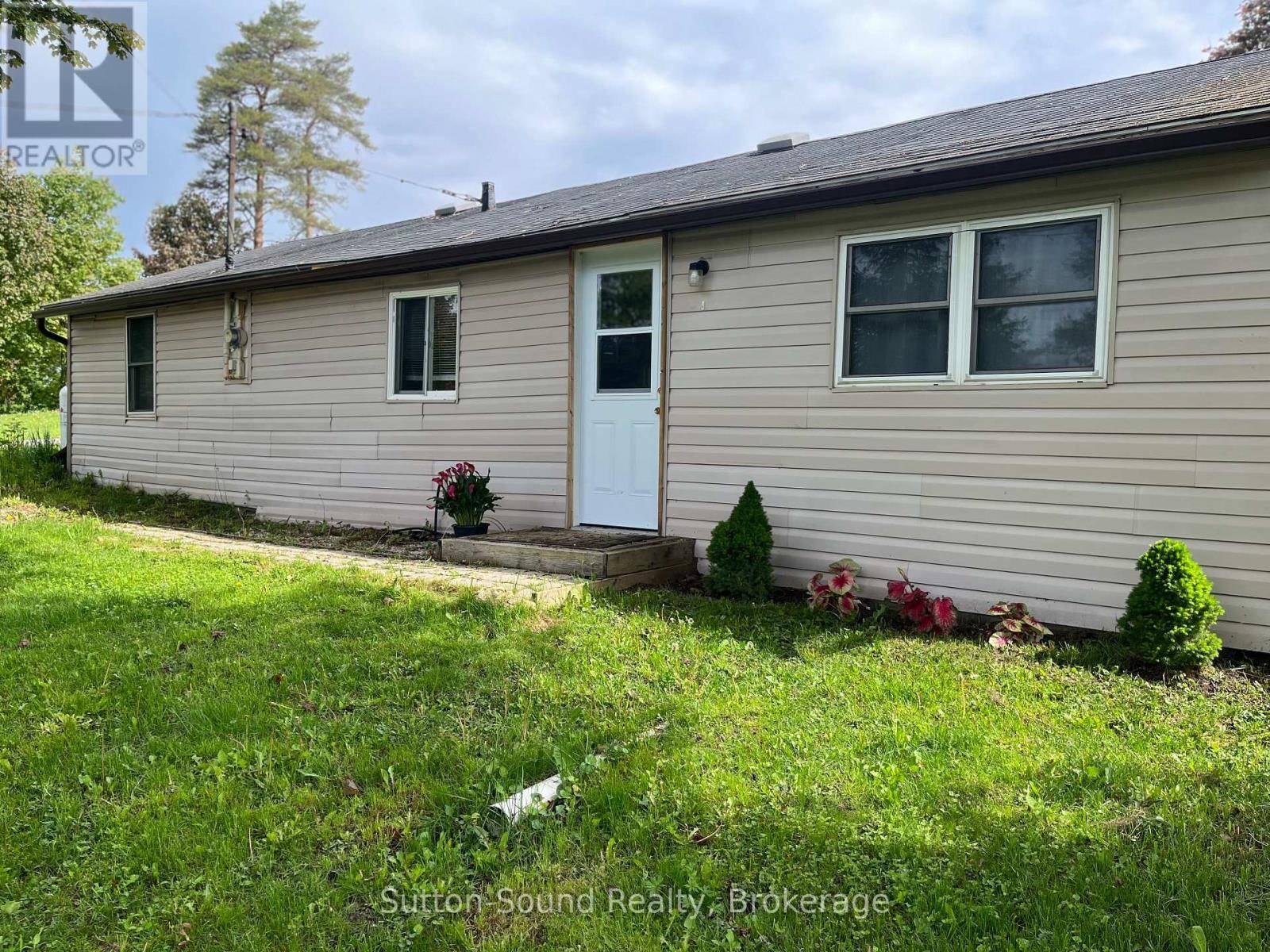 Chatsworth, ON N0H1C0,776225 HIGHWAY 10 HIGHWAY