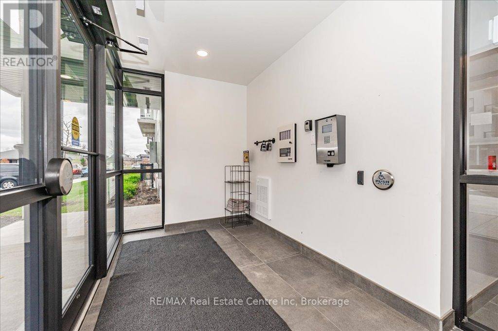 Centre Wellington (fergus), ON N1M0J9,99B Farley RD #301