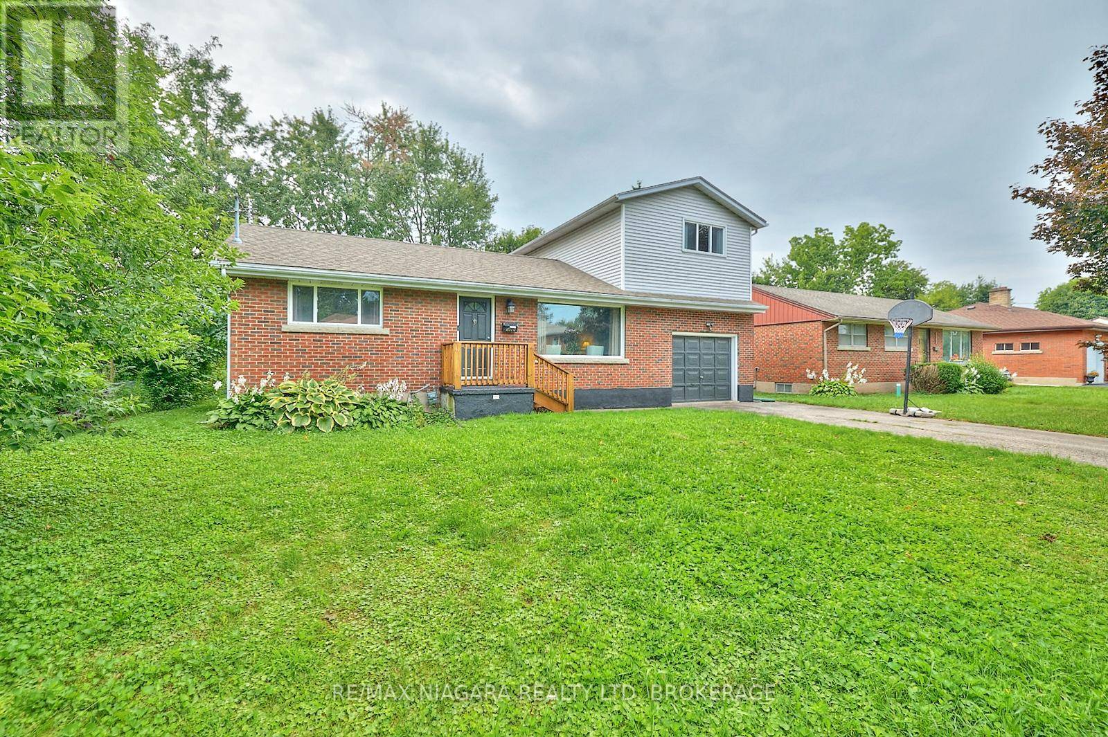 Niagara Falls (cherrywood), ON L2E3A1,6100 SIDNEY STREET