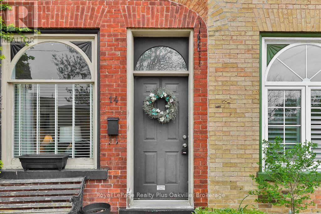 Hamilton (dundas), ON L9H2E8,14 HATT STREET