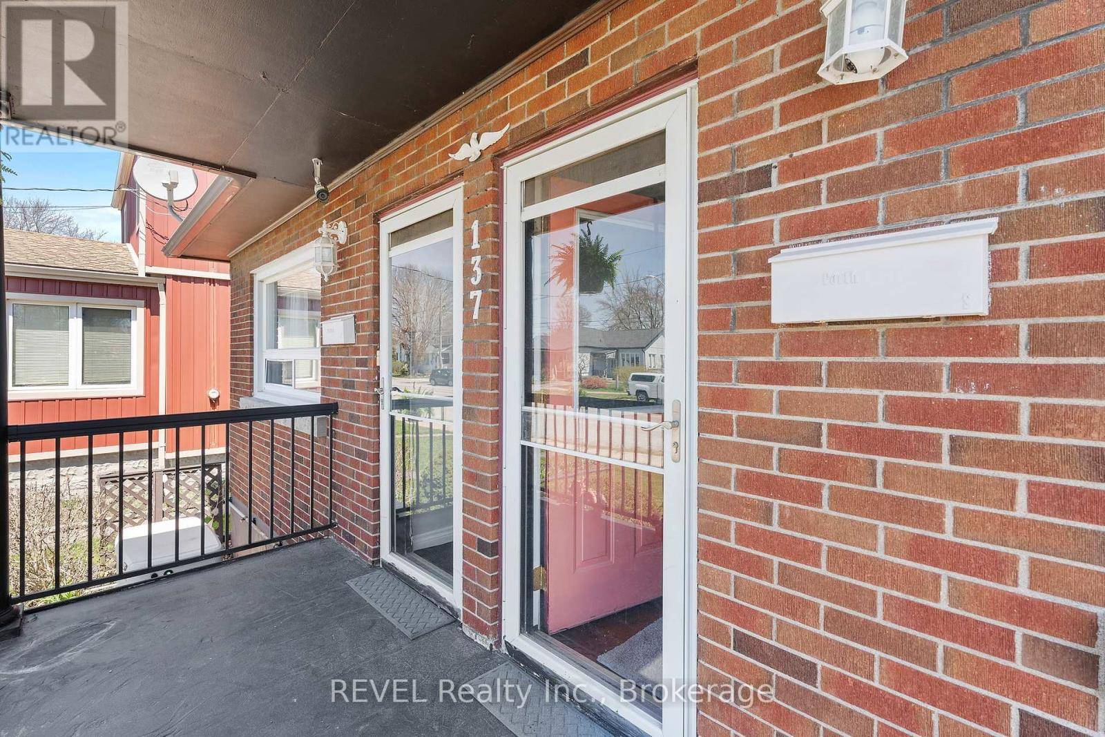 Port Colborne (killaly East), ON L3K2K1,137 WELLINGTON STREET