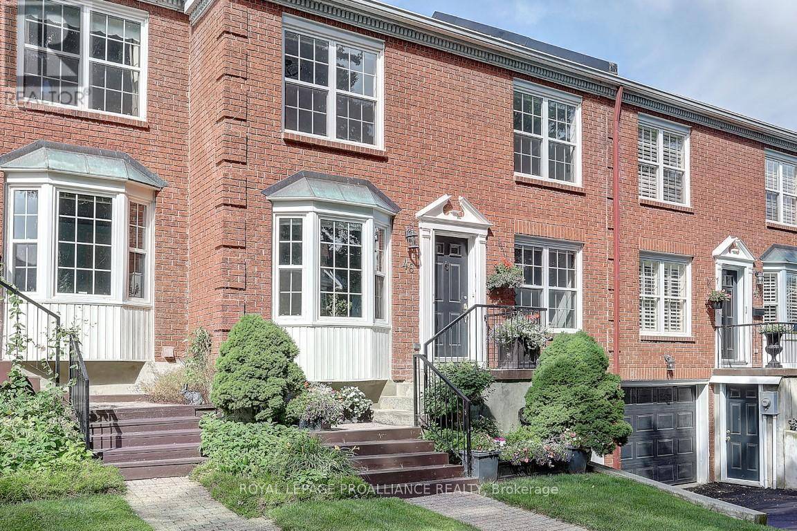 Brockville, ON K6V6T9,46 COUNTRY CLUB PLACE