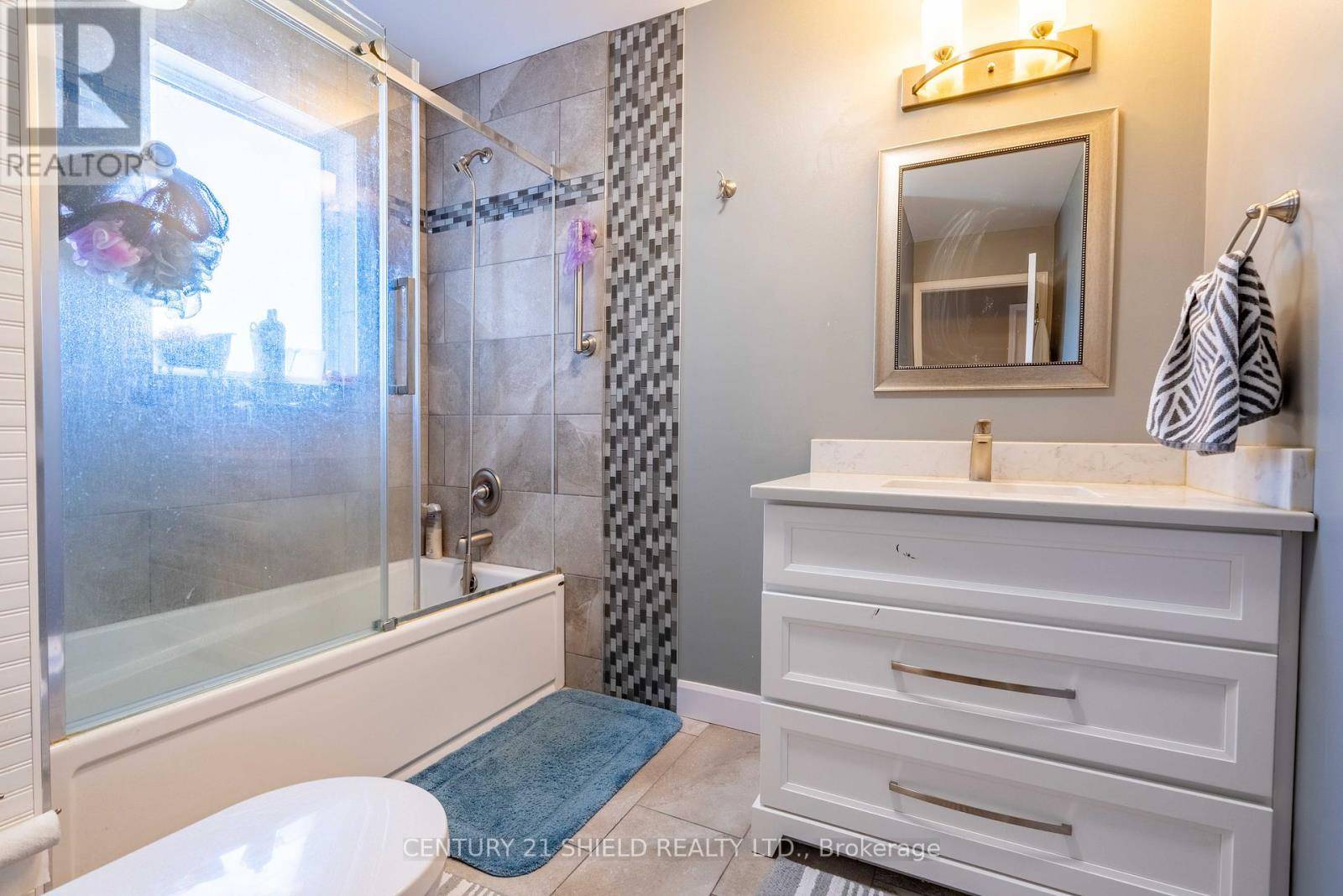 South Stormont, ON K0C1P0,5514 POPLAR AVENUE