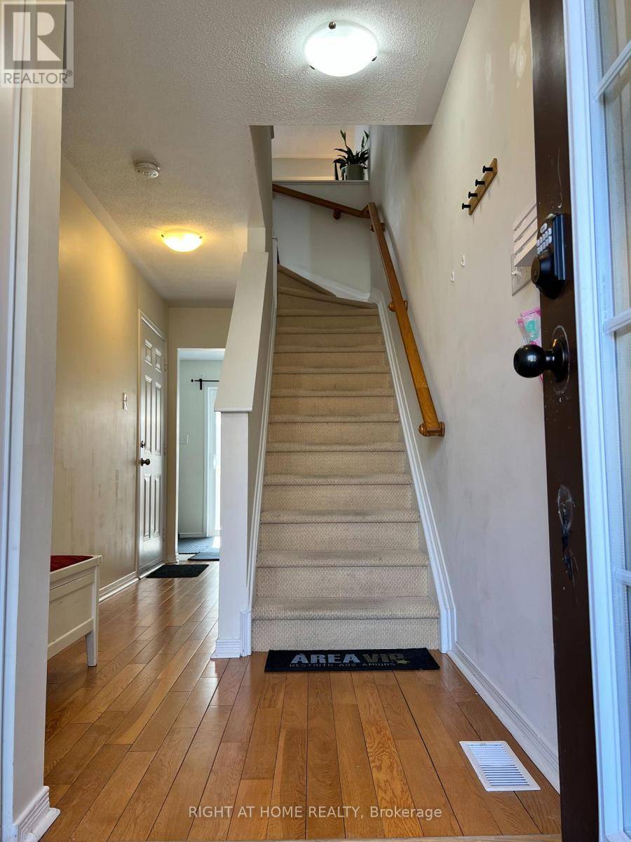 Ottawa, ON K2J0C3,769 COBBLE HILL DRIVE