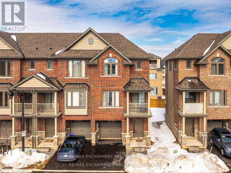Hamilton (stoney Creek), ON L8J0M7,19 Picardy DR #8