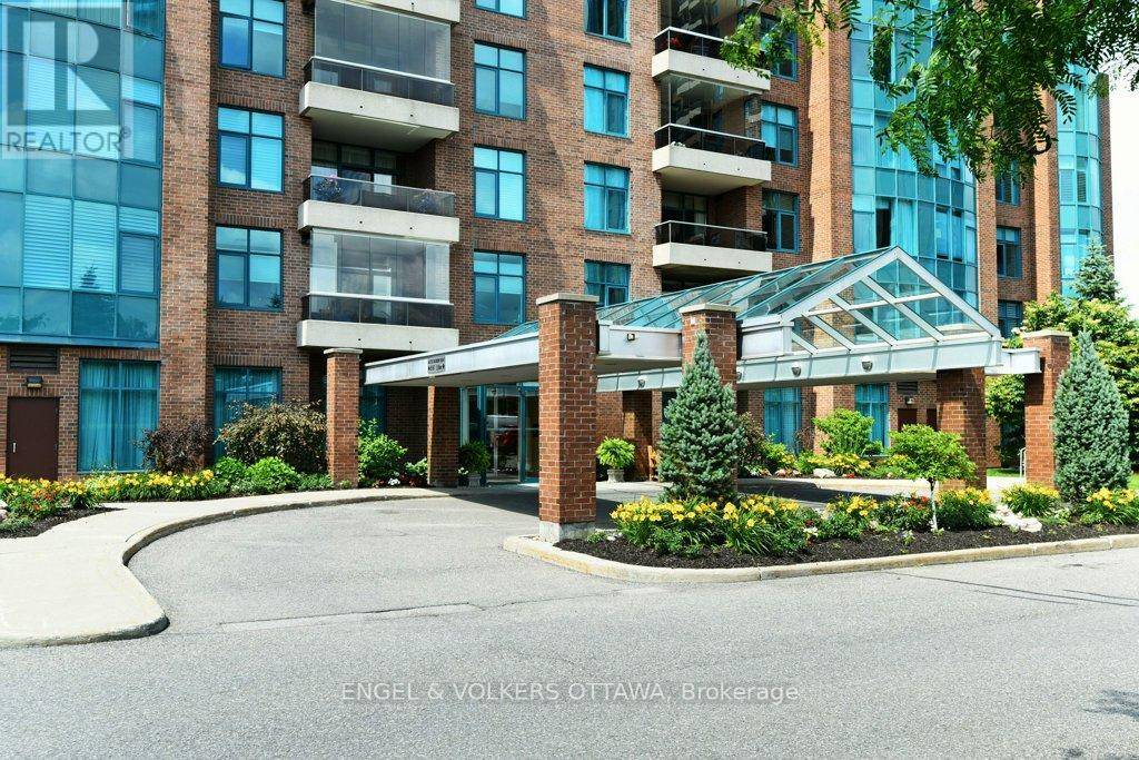 Ottawa, ON K1V1V6,3590 RIVERGATE WAY #1606