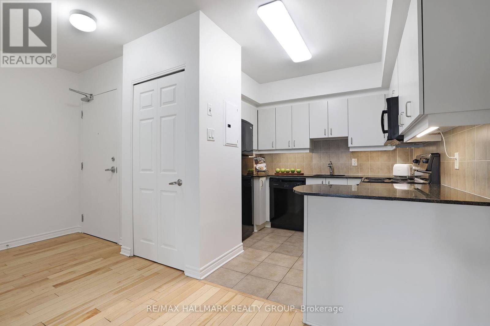 Ottawa, ON K1R0A2,445 Laurier AVE West #405