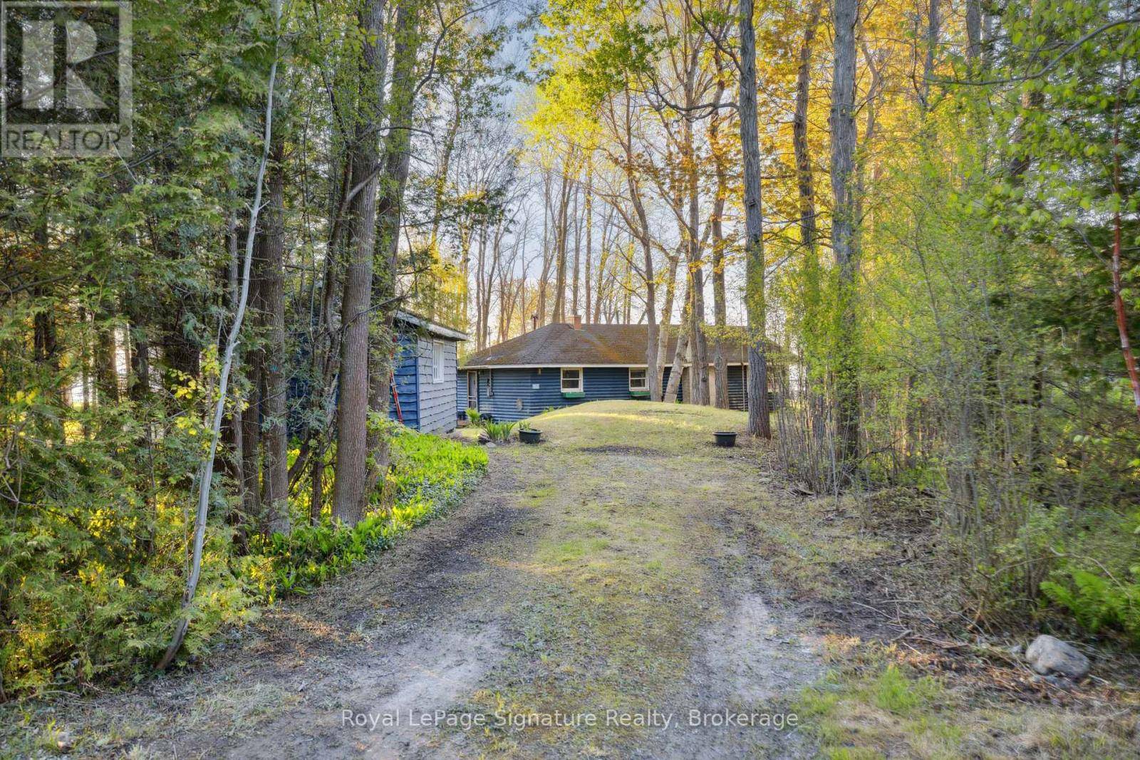 Blue Mountains, ON N0H2P0,129 SUNSET BOULEVARD