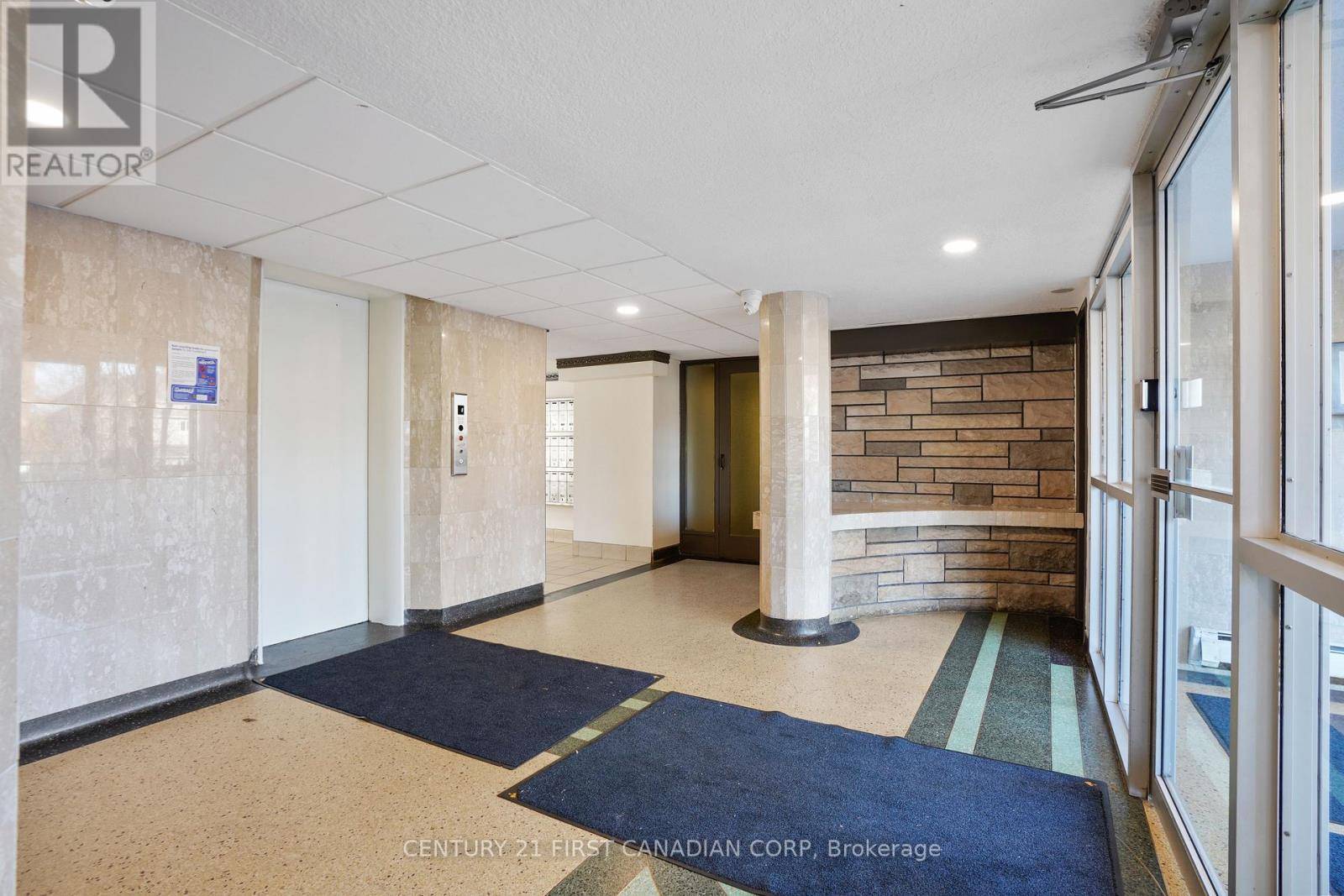 London South (south F), ON N6C4J8,75 High ST #643