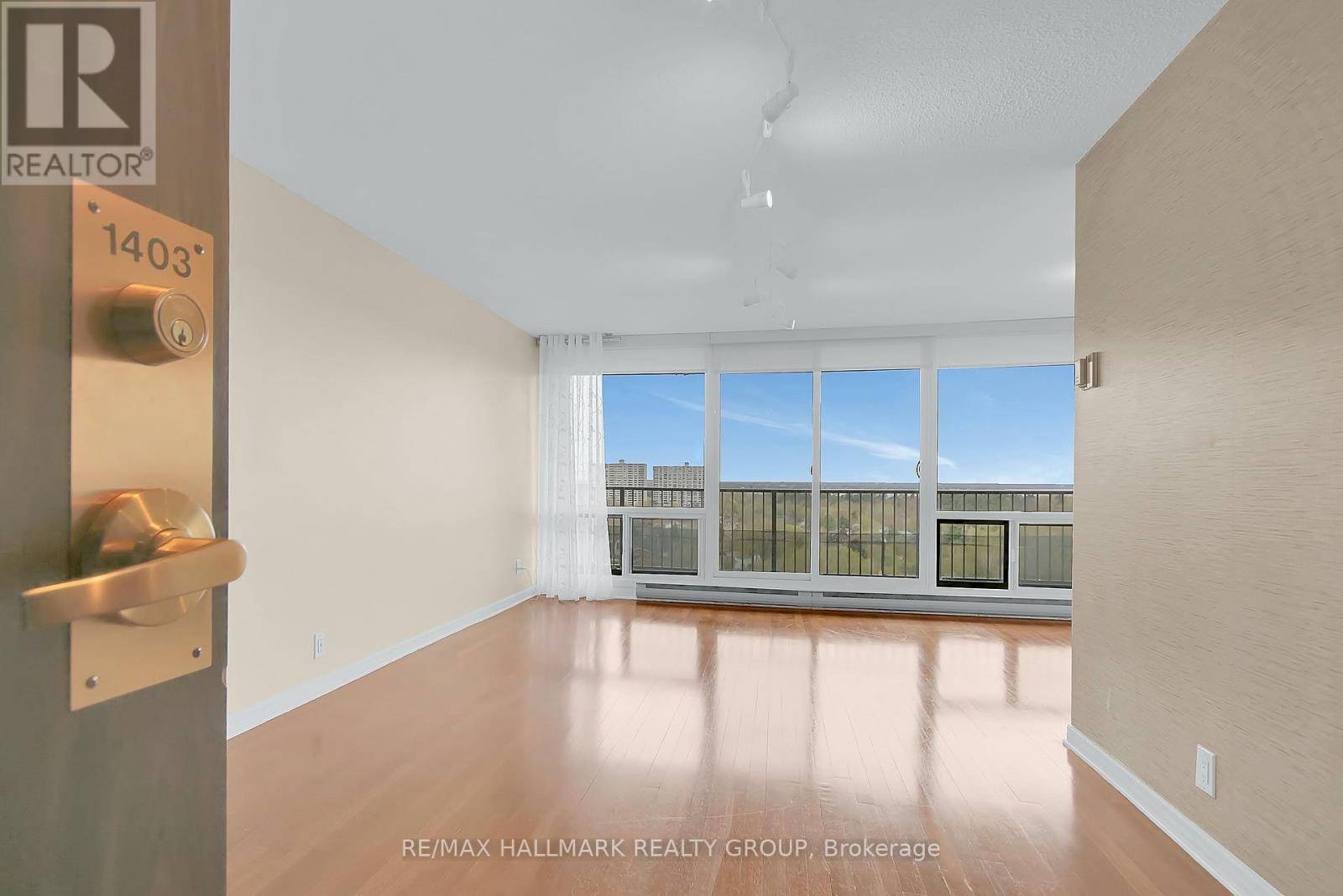 Ottawa, ON K2B8E4,1195 Richmond RD #1403