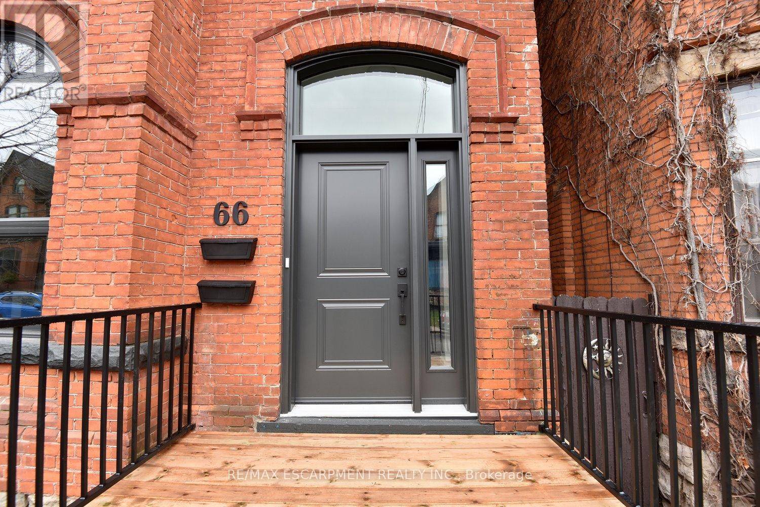 Hamilton (stinson), ON L8N2W6,66 ERIE AVENUE