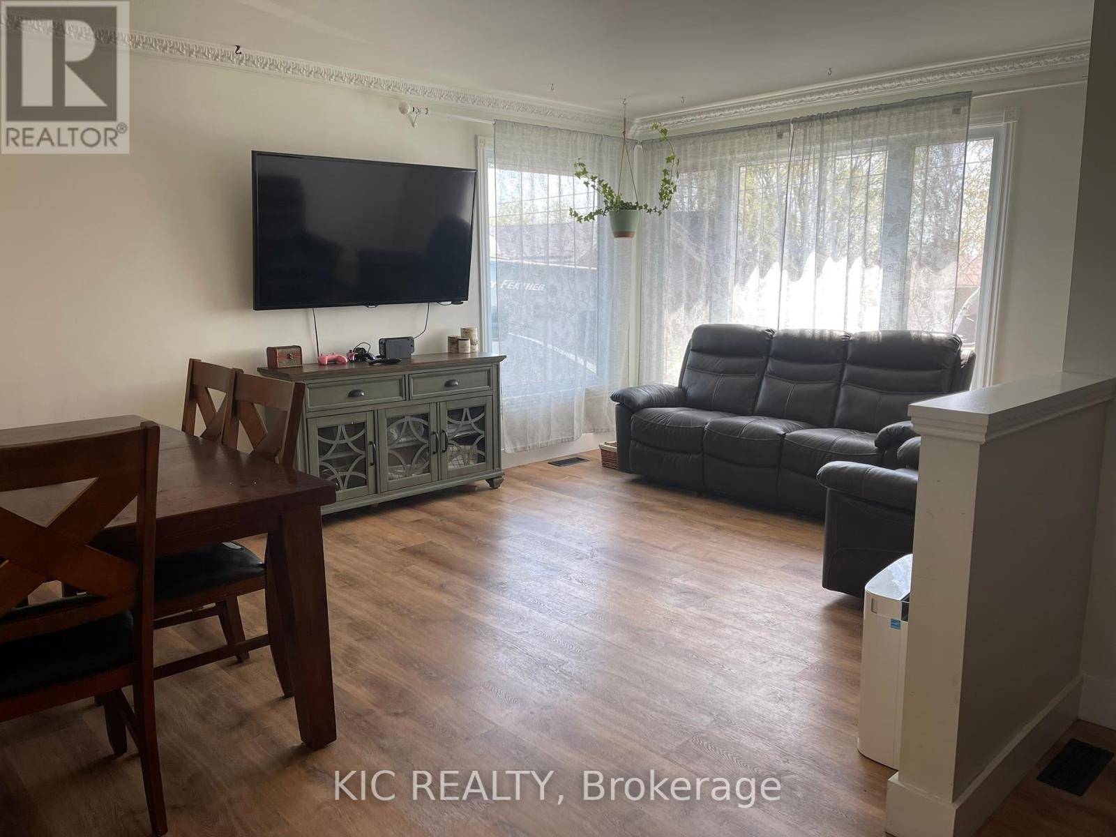 Havelock-belmont-methuen (havelock), ON K0L1Z0,11 MCLEAN AVENUE