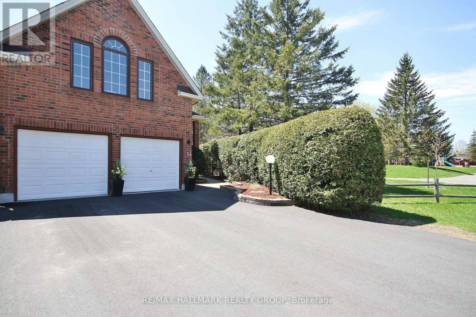 Ottawa, ON K2H9R2,34 FLORIZEL AVENUE