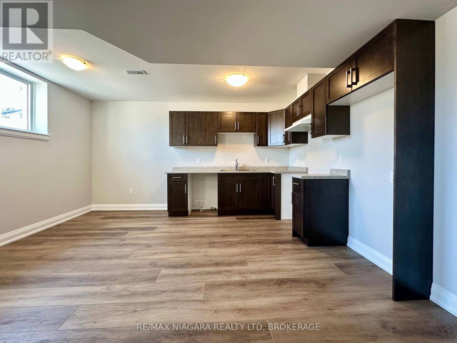 Fort Erie (crescent Park), ON L2A0H3,925 Rutherford AVE #LOWER