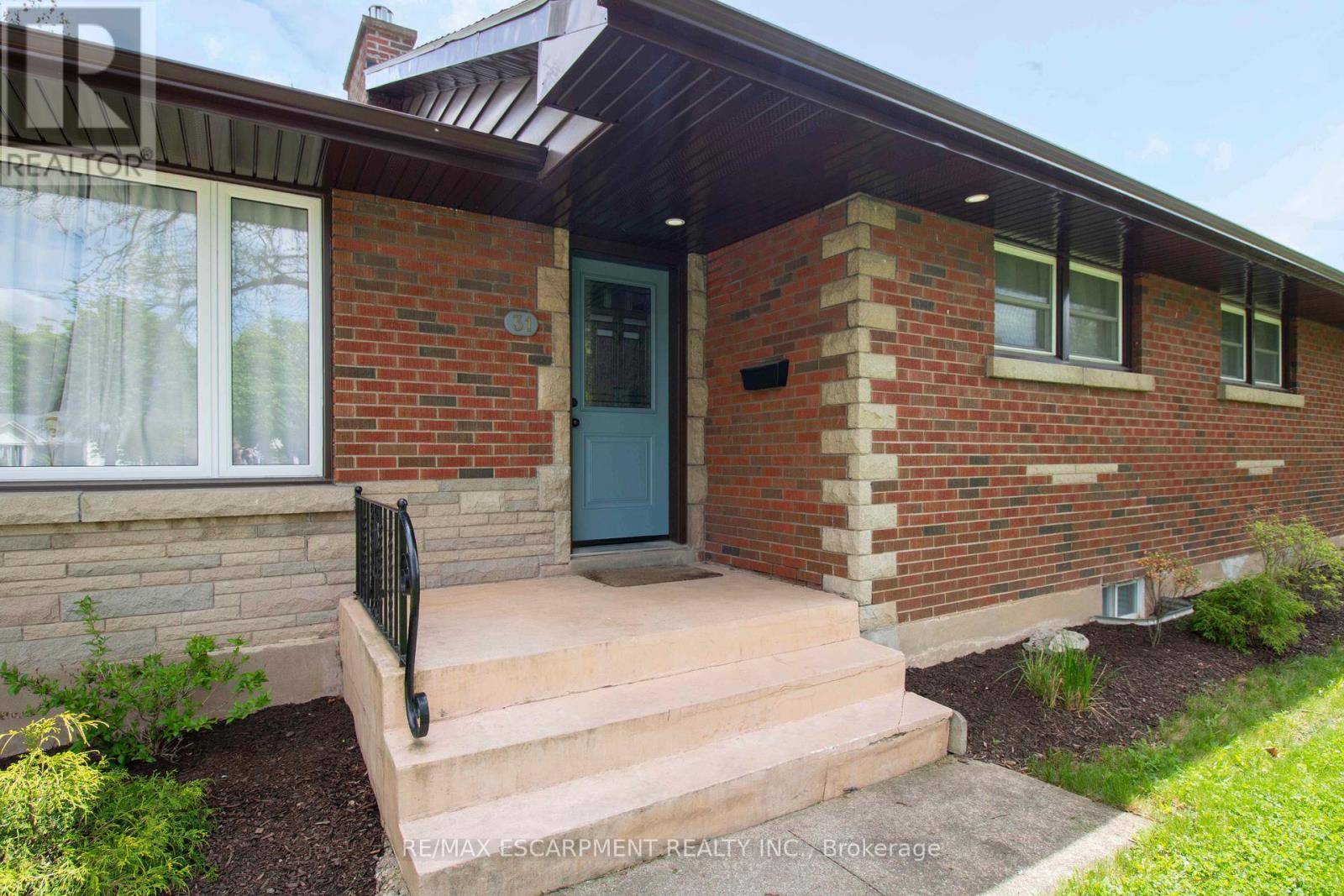 St. Catharines (glendale/glenridge), ON L2T3P2,31 MASTERSON AVENUE