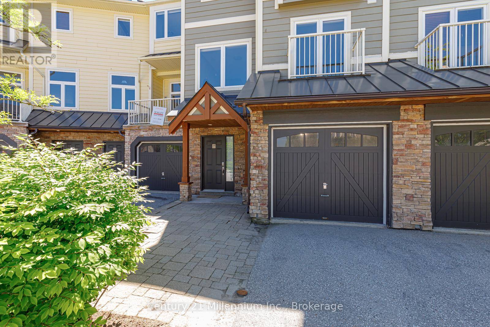 Blue Mountains, ON L9Y3Z2,104 Farm Gate RD #18