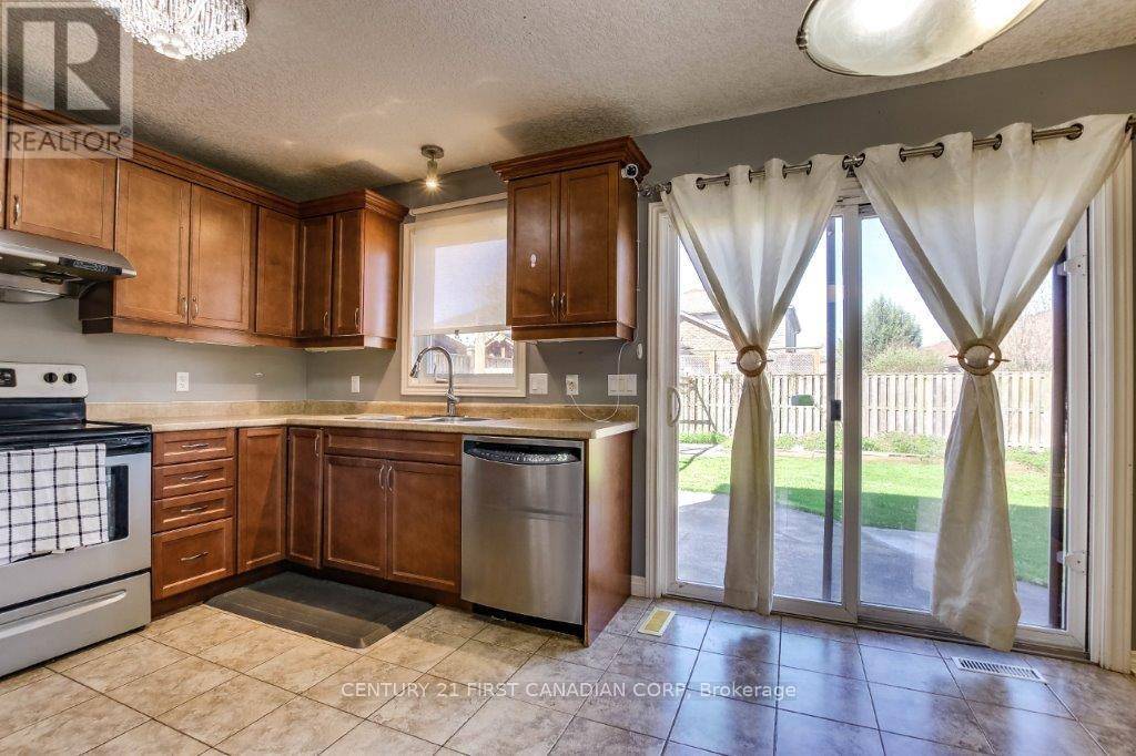 London East (east A), ON N5Y6L6,1678 BLACKMAPLE CRESCENT