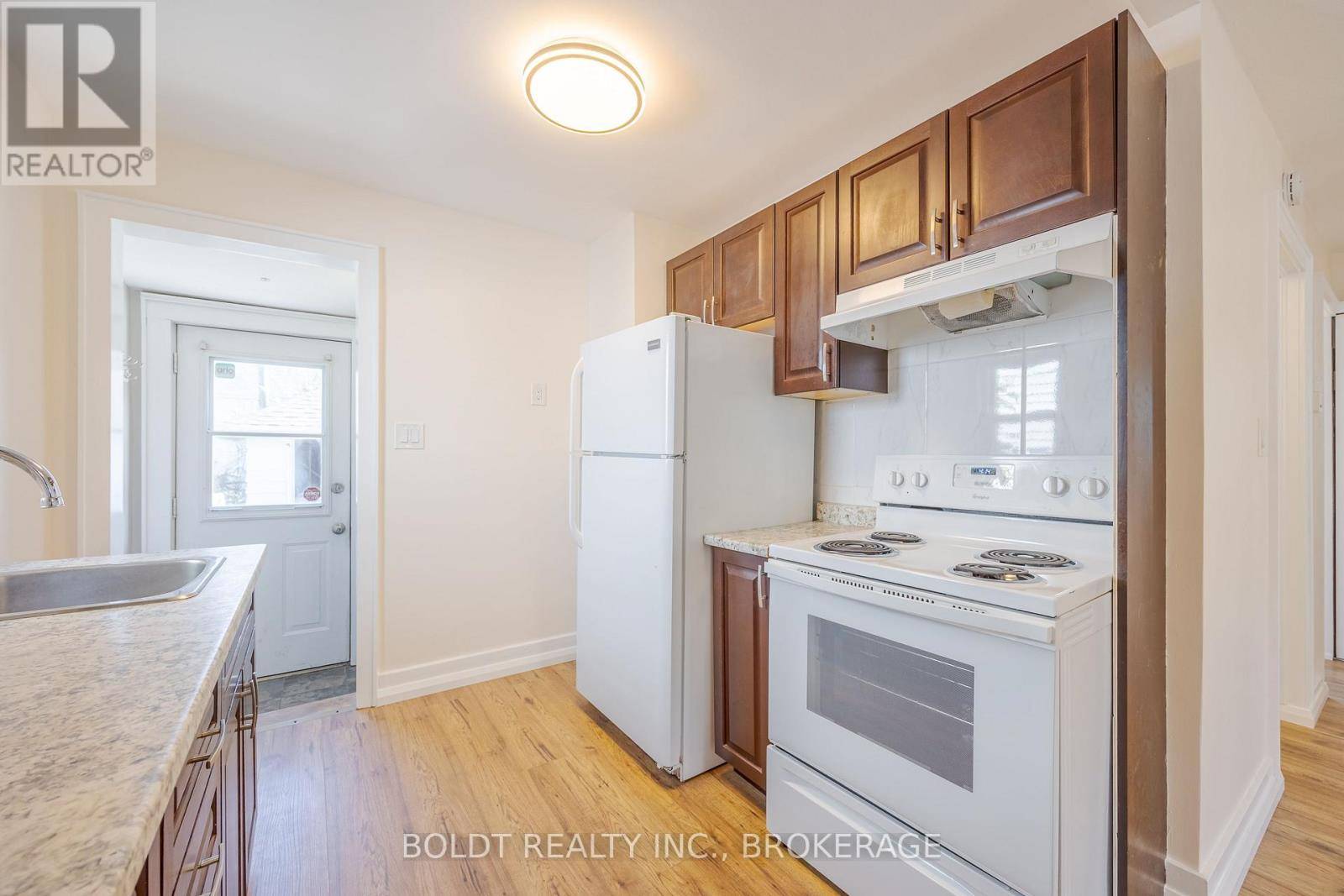 St. Catharines (fairview), ON L2N1C4,336 CARLTON STREET