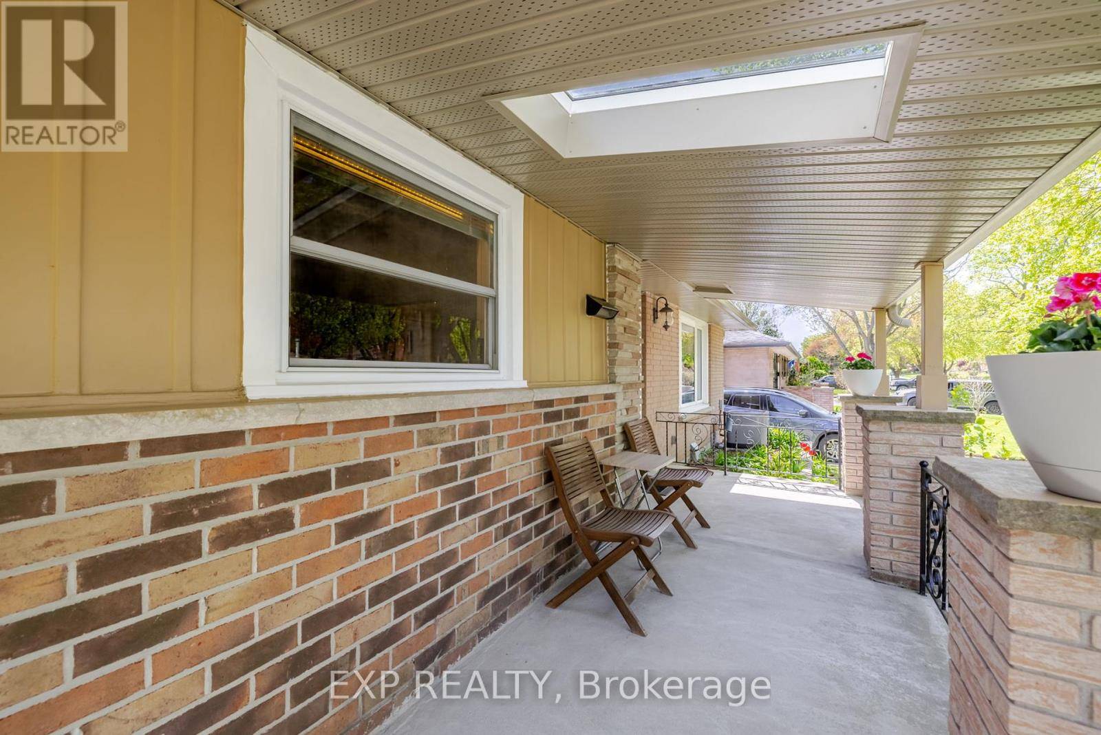 London South (south D), ON N6J3J1,605 RIDGEWOOD CRESCENT