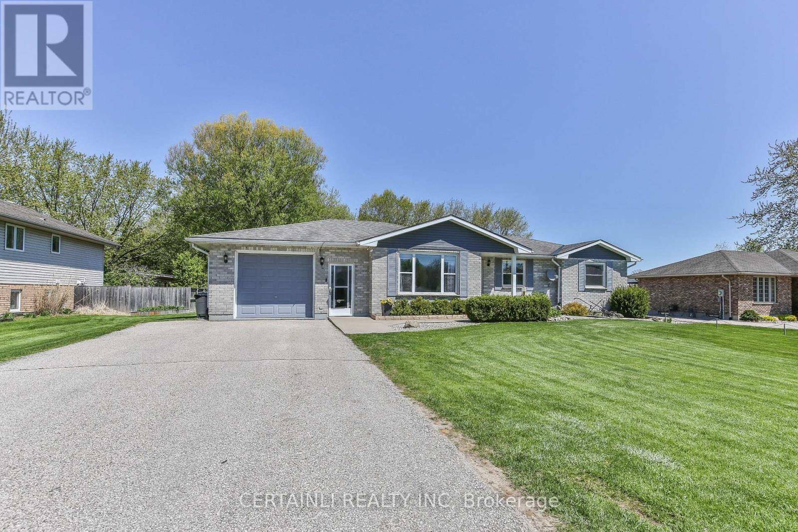 Malahide, ON N5H2R1,50000 DINGLE STREET