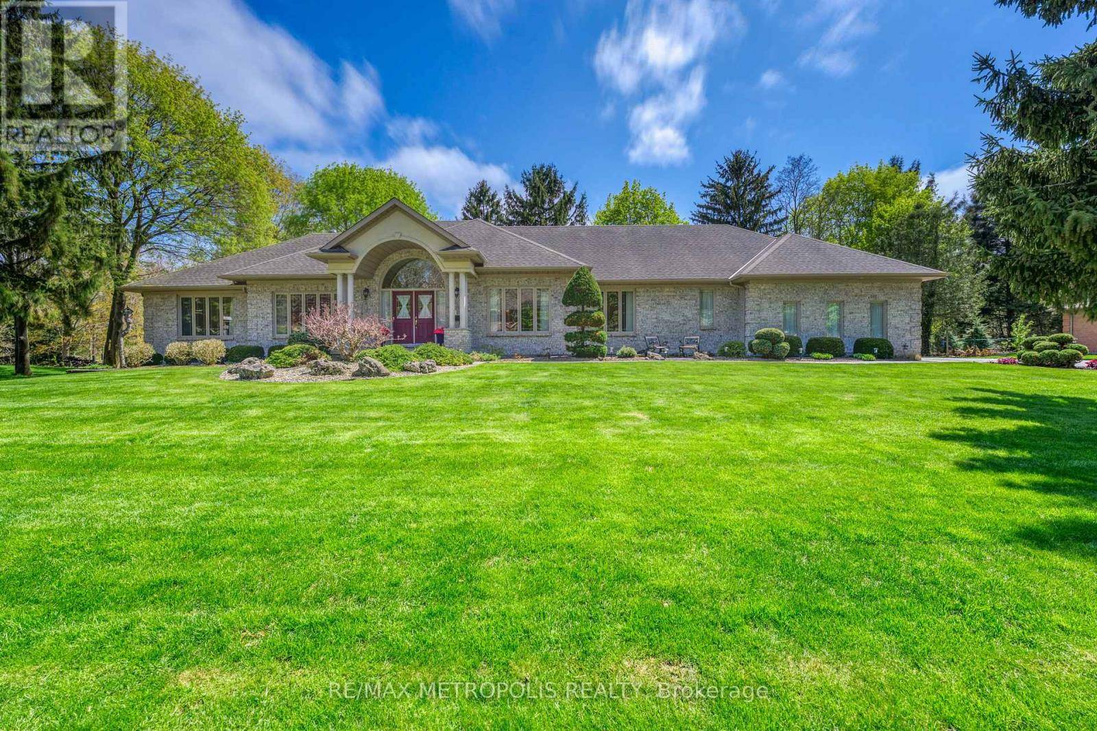 Sarnia, ON N7X1A9,1809 WESPENCER GATE