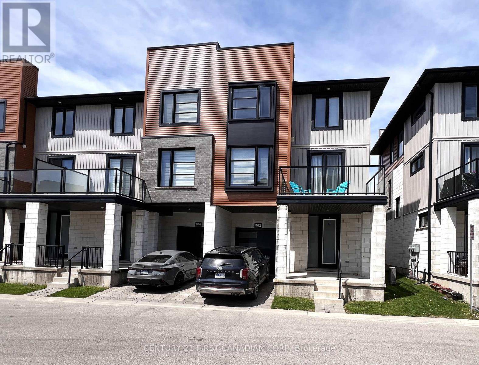 London North (north M), ON N5X4H8,962 WEST VILLAGE SQUARE