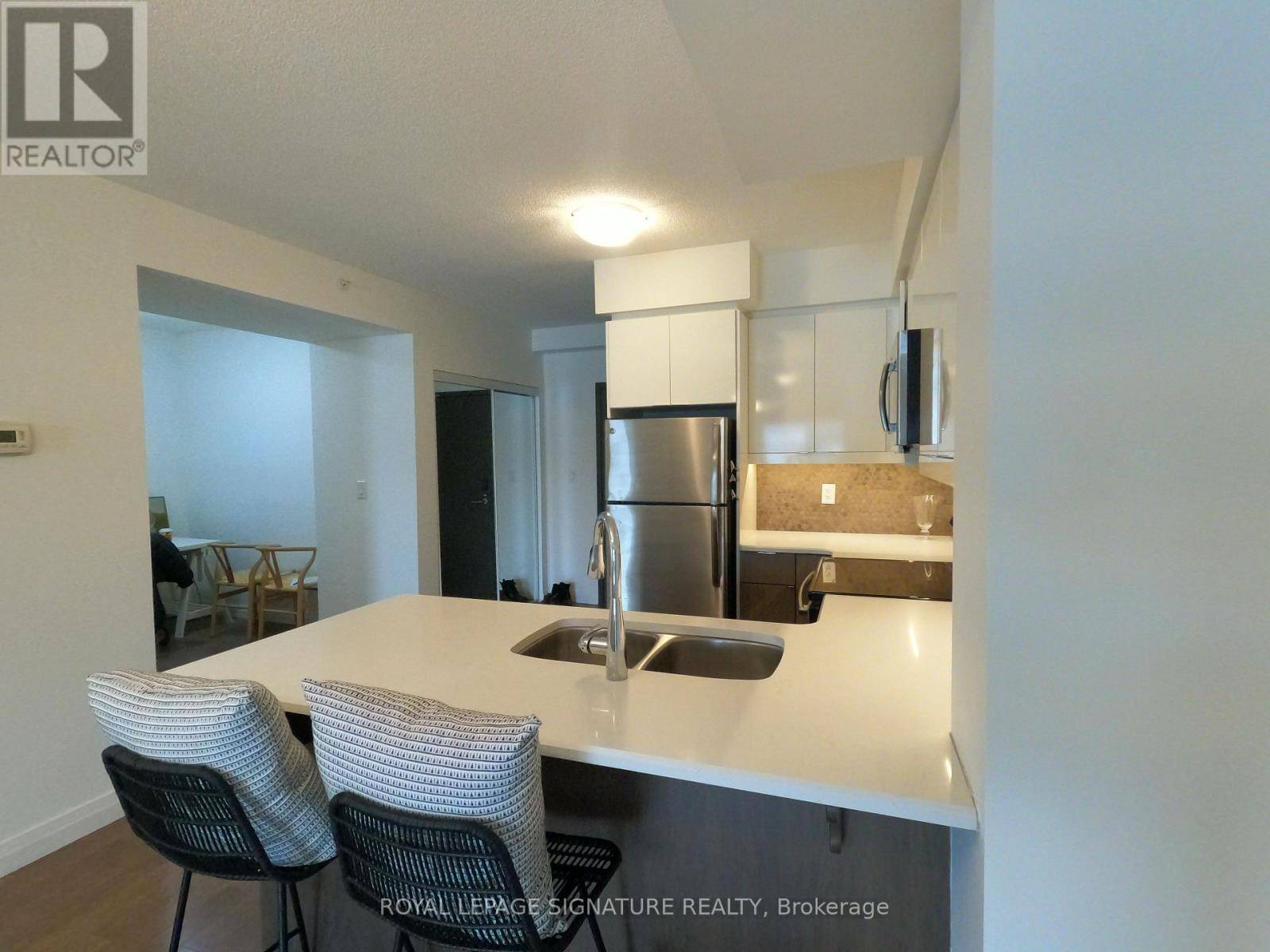 Guelph (st. Patrick's Ward), ON N1E0P5,53 Arthur ST #607