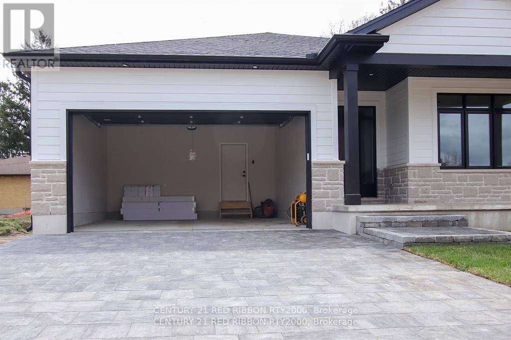 Strathroy-caradoc (ne), ON N7G2K2,430 North HEAD ST North #6