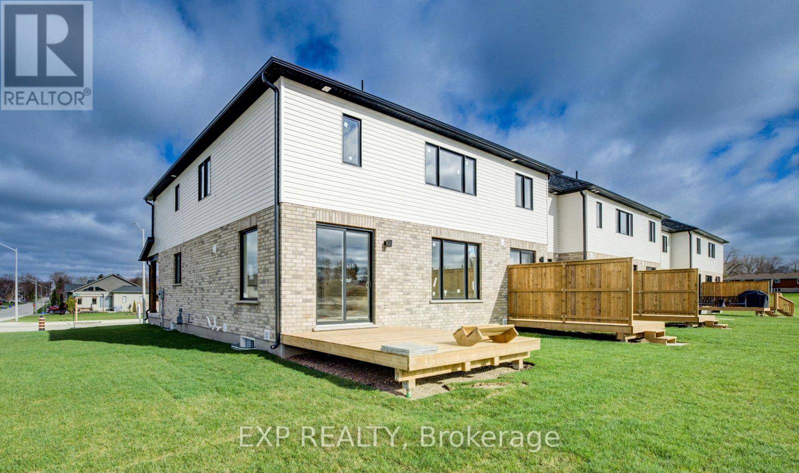 Minto, ON N0G1Z0,40 ANNE STREET W