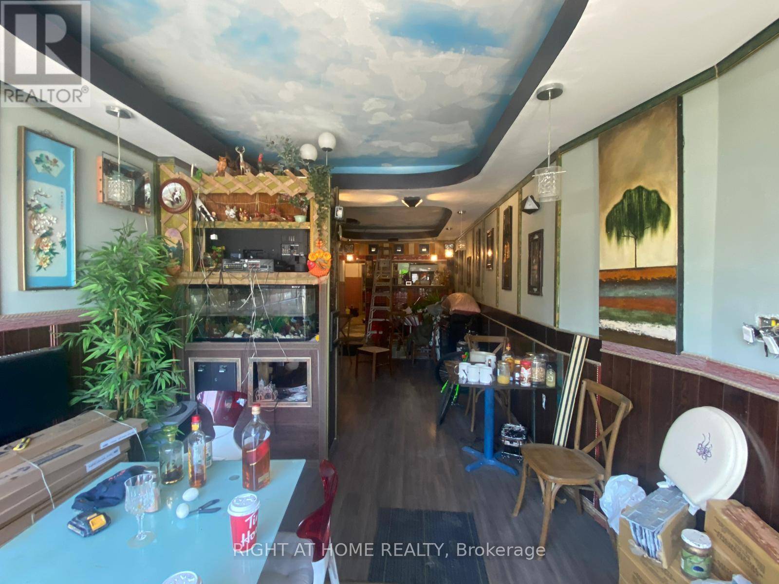 Hamilton (crown Point), ON L8H4S6,263 Kenilworth AVE North #2