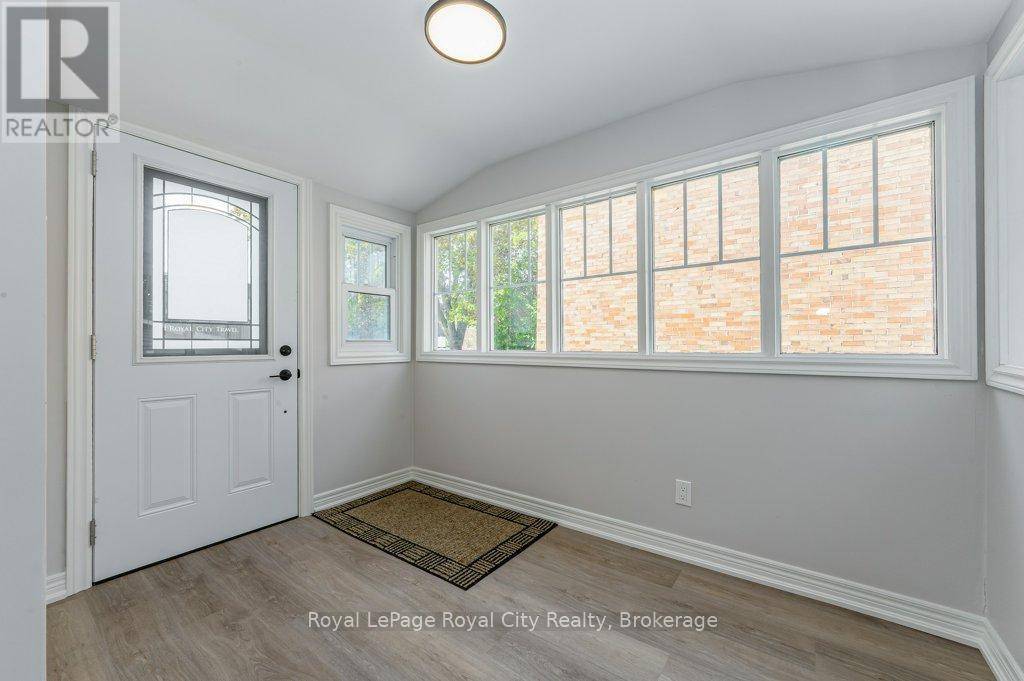 Guelph (downtown), ON N1H2J8,164 SUFFOLK STREET W