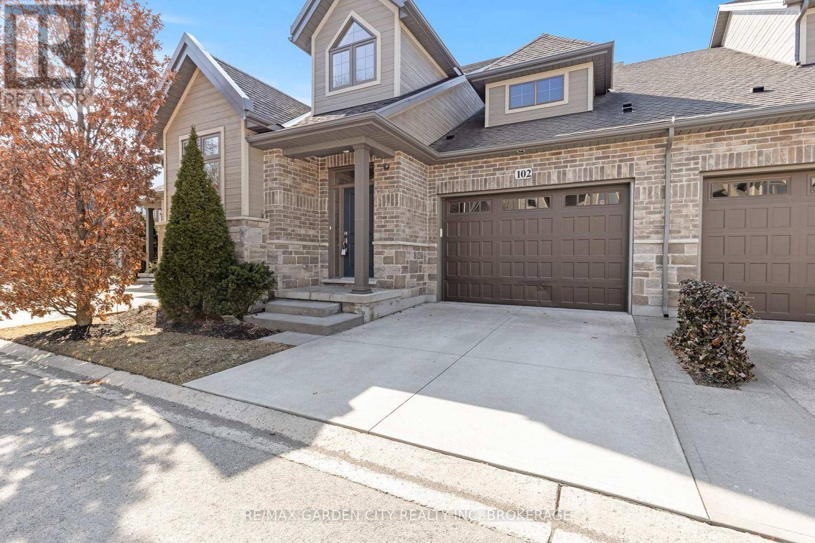St. Catharines (vine/linwell), ON L2M1V4,140 Parnell RD #102