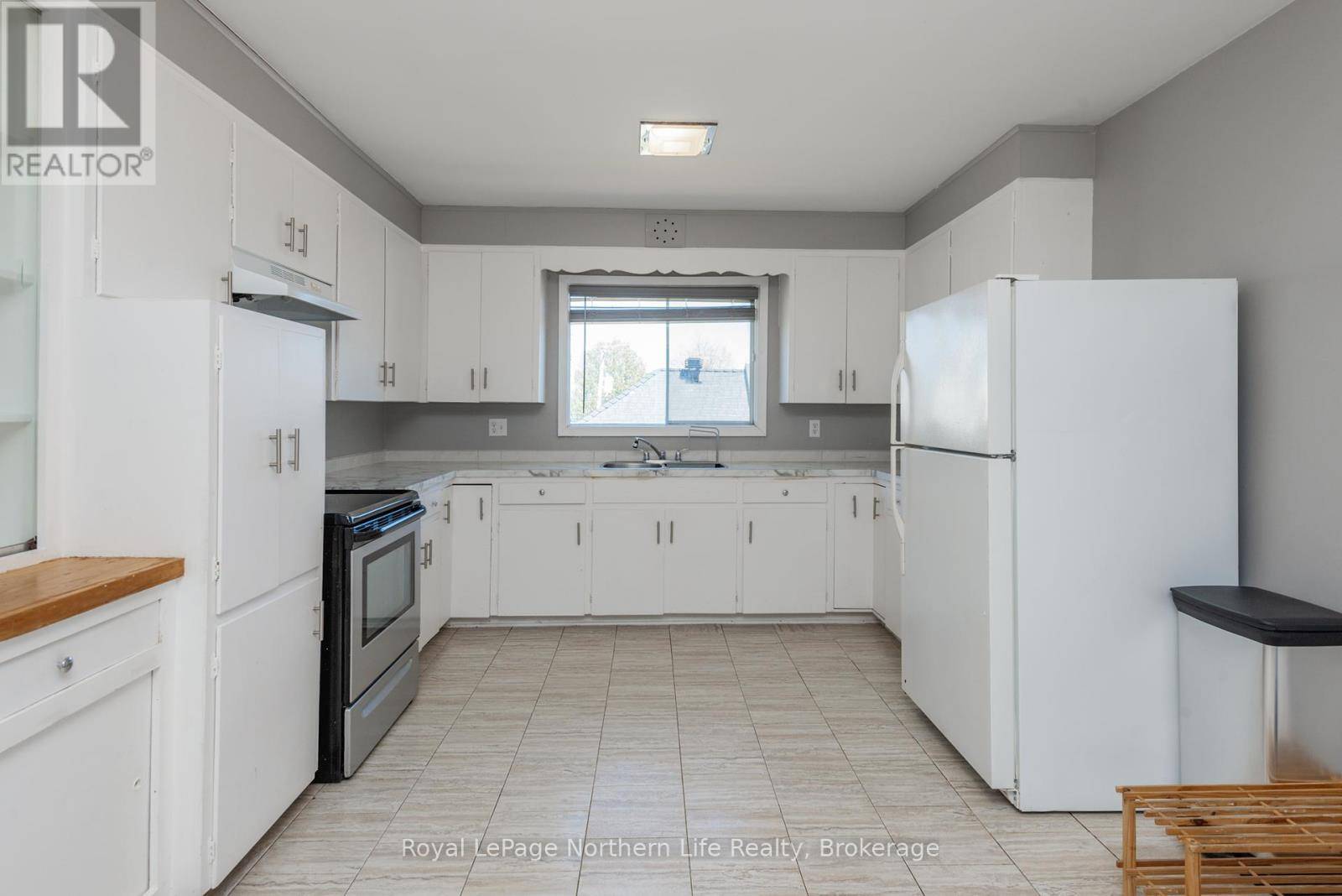 North Bay (ferris), ON P1A1B4,40 Judge AVE #10
