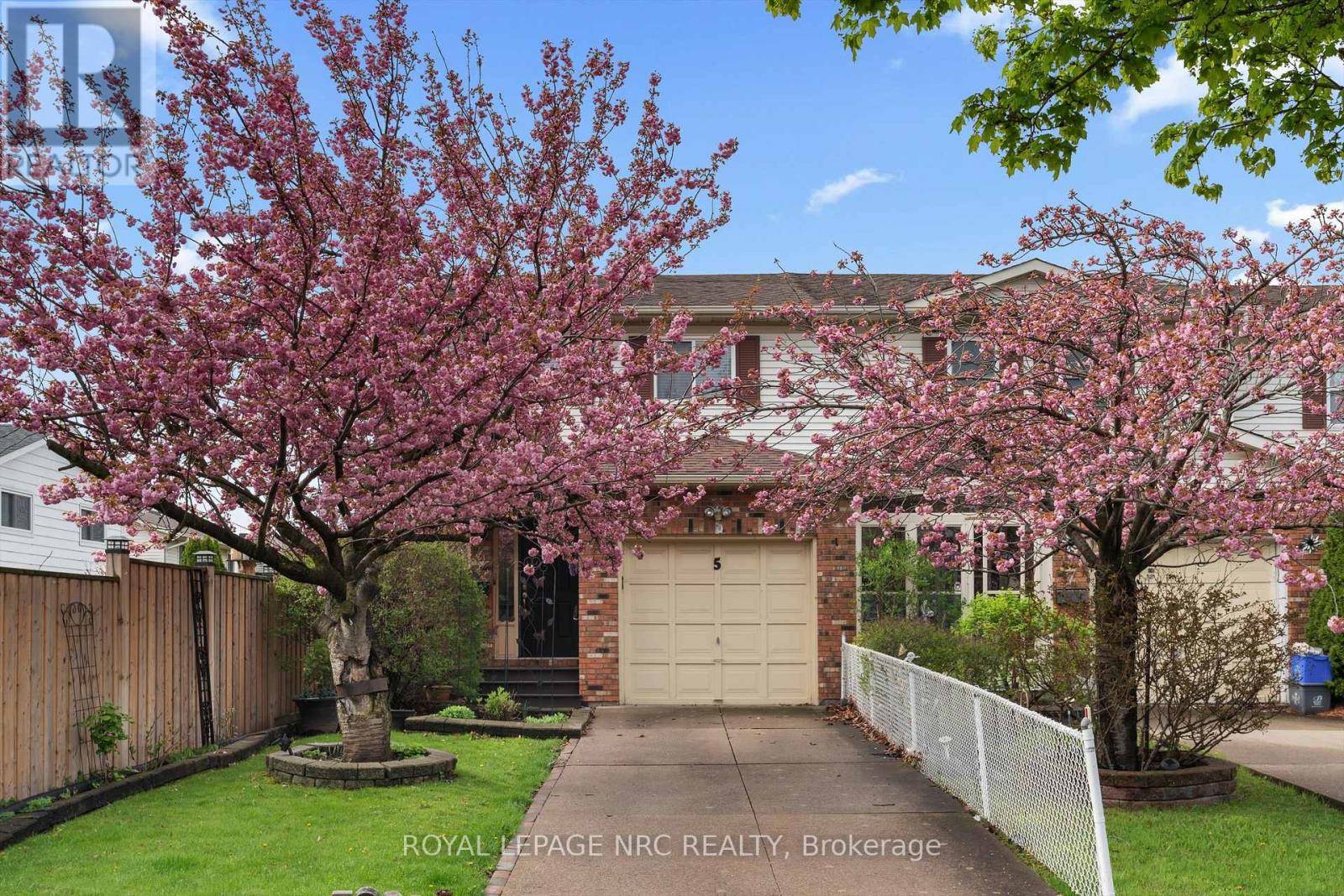 St. Catharines (ridley), ON L2S3C7,5 BARNABY DRIVE